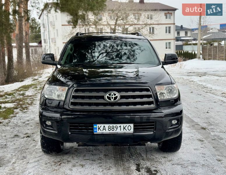 Внедорожник / Кроссовер Toyota Sequoia 2011 в Киеве