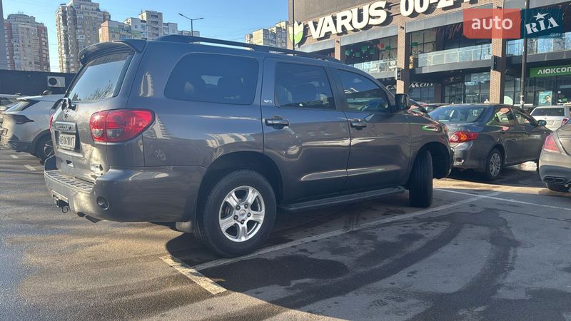 Внедорожник / Кроссовер Toyota Sequoia 2014 в Виннице
