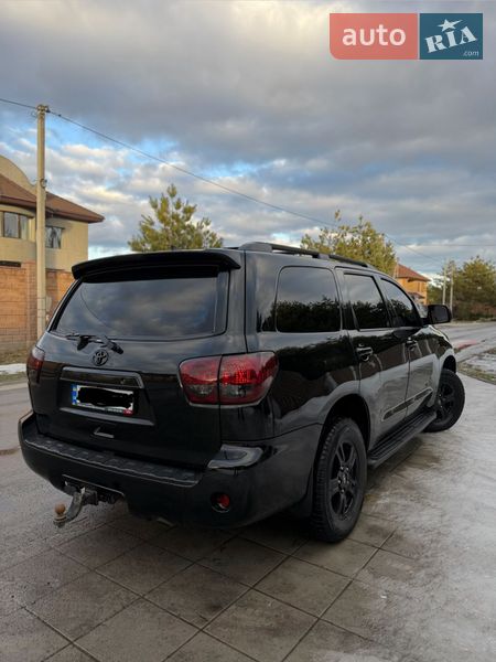 Внедорожник / Кроссовер Toyota Sequoia 2017 в Киеве