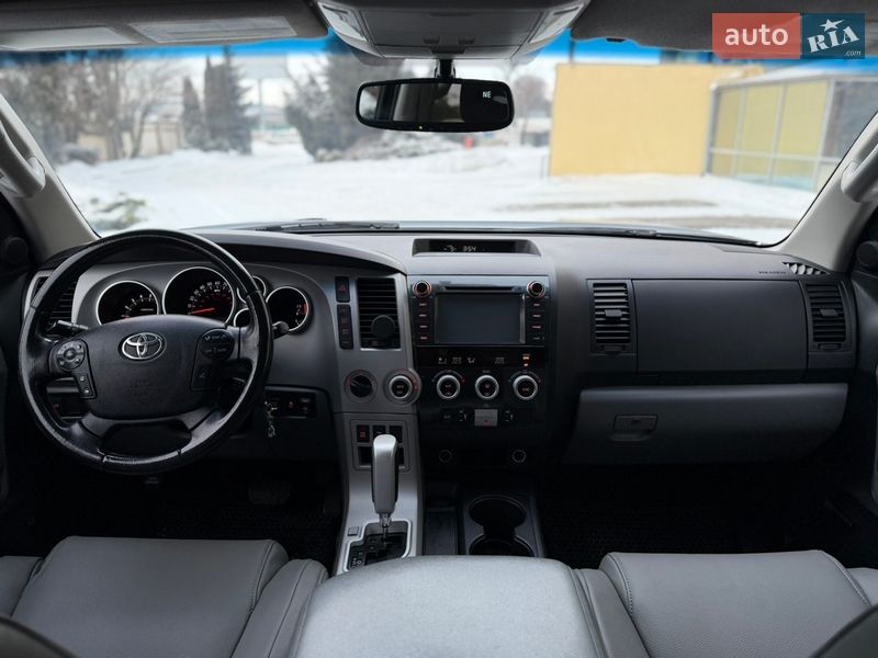 Внедорожник / Кроссовер Toyota Sequoia 2008 в Львове