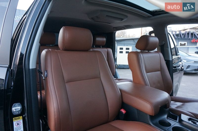 Внедорожник / Кроссовер Toyota Sequoia 2008 в Одессе