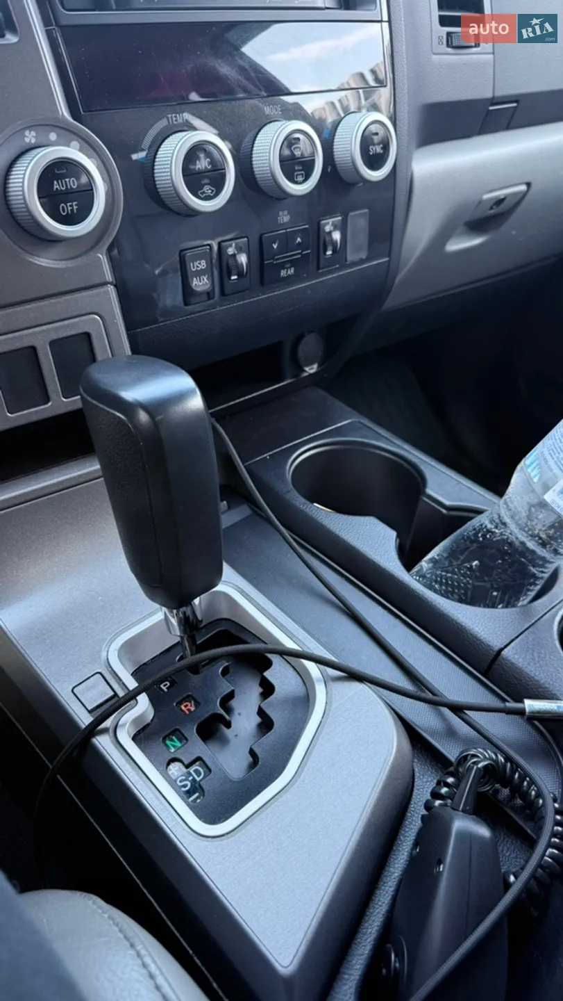 2016 Toyota Sequoia - мініатюра 30