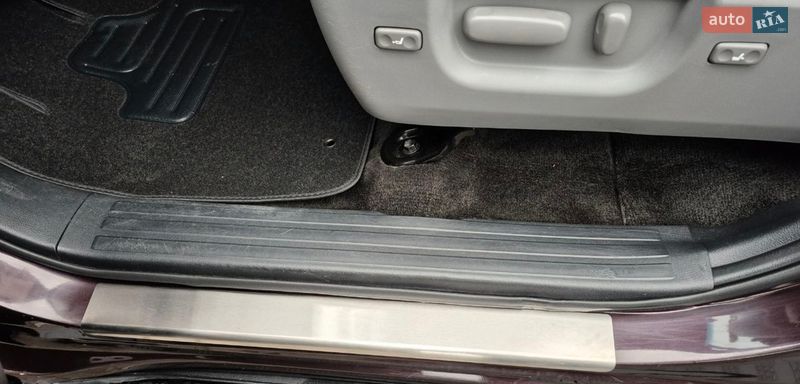 Внедорожник / Кроссовер Toyota Sequoia 2012 в Ивано-Франковске