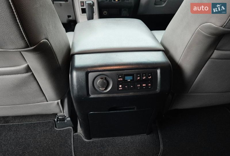 Внедорожник / Кроссовер Toyota Sequoia 2012 в Ивано-Франковске