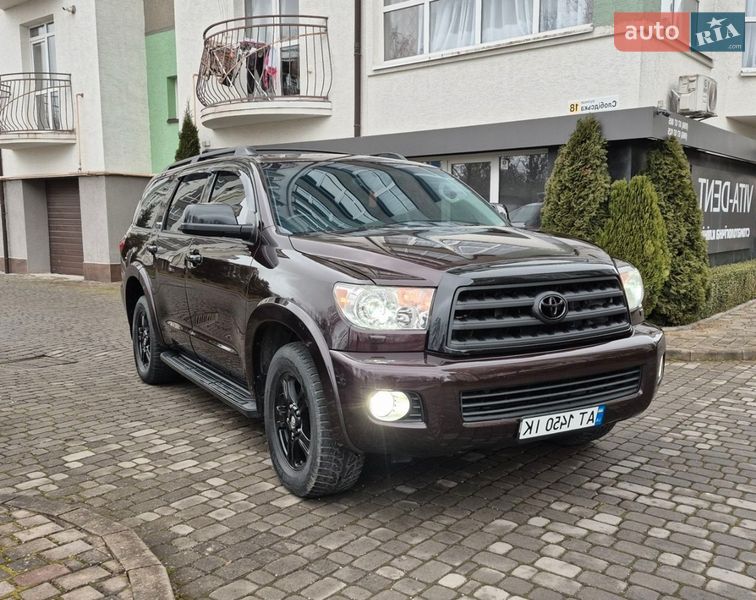 Внедорожник / Кроссовер Toyota Sequoia 2012 в Ивано-Франковске