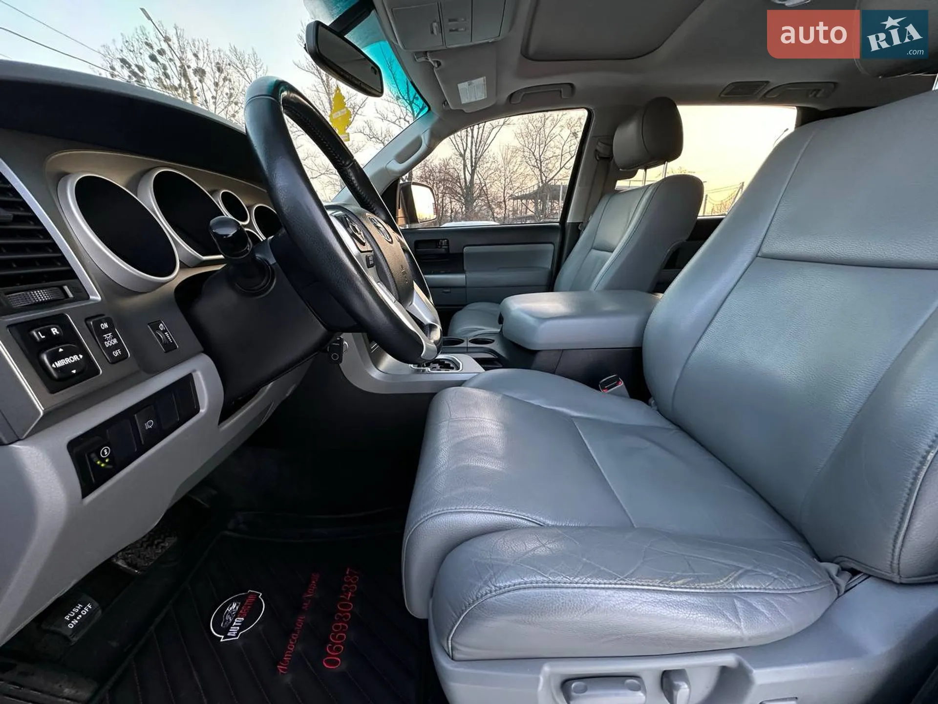 2017 Toyota Sequoia - мініатюра 14