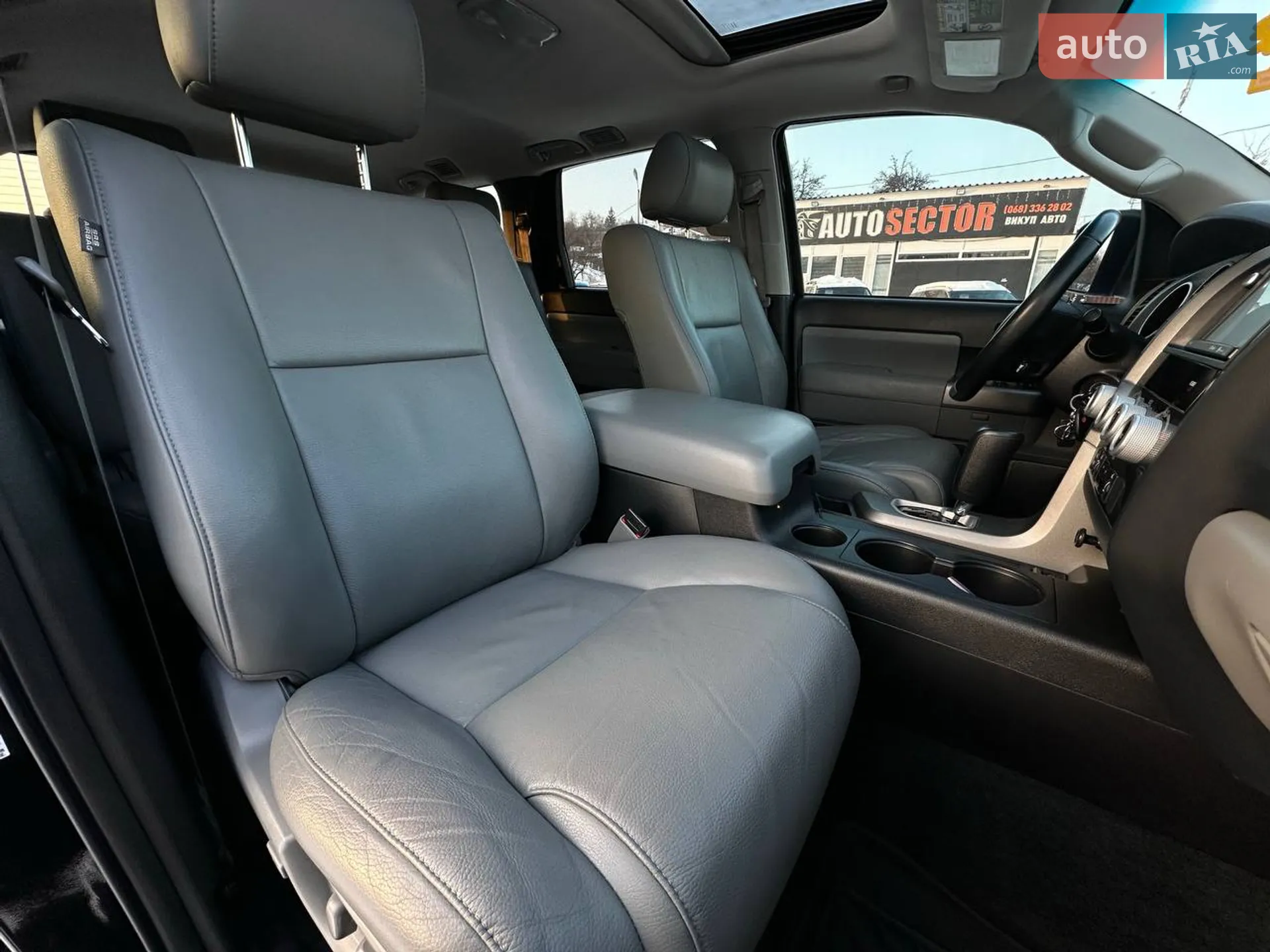 2017 Toyota Sequoia - мініатюра 29