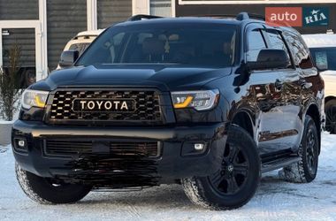 Внедорожник / Кроссовер Toyota Sequoia 2017 в Харькове