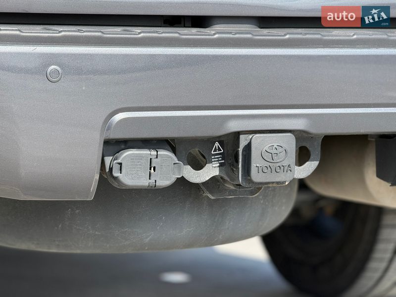 Внедорожник / Кроссовер Toyota Sequoia 2019 в Киеве