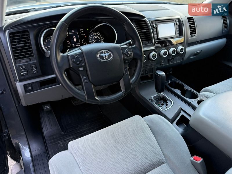 Внедорожник / Кроссовер Toyota Sequoia 2019 в Киеве