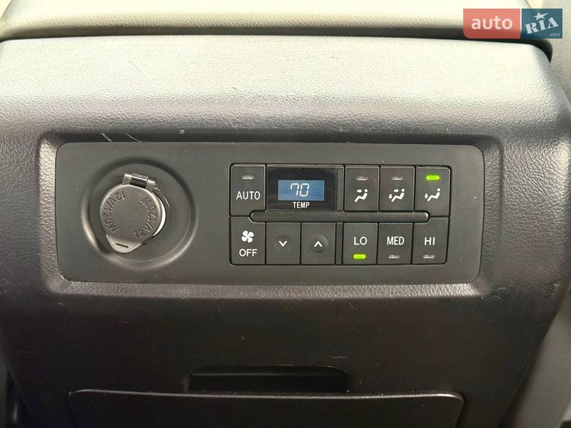 Внедорожник / Кроссовер Toyota Sequoia 2019 в Киеве