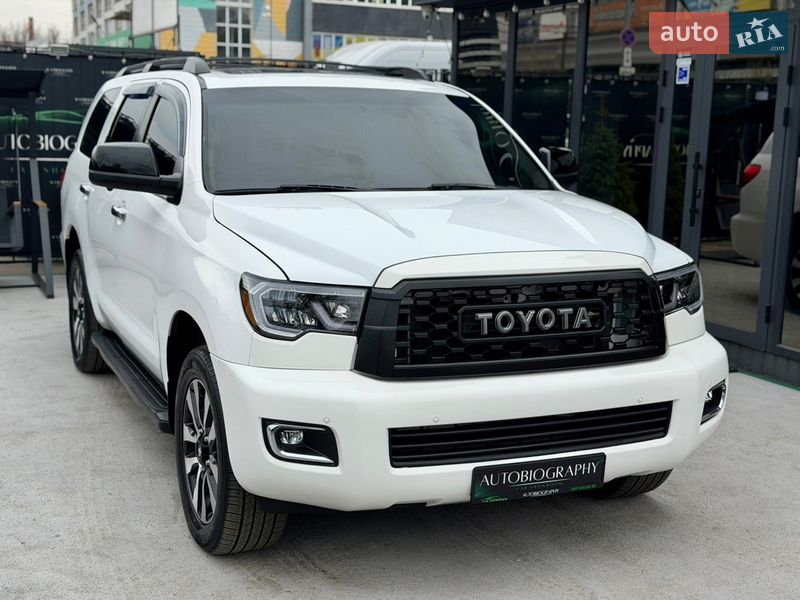 Внедорожник / Кроссовер Toyota Sequoia 2013 в Киеве