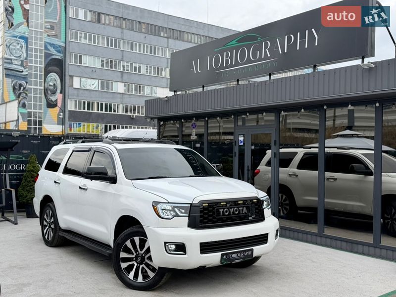 Внедорожник / Кроссовер Toyota Sequoia 2013 в Киеве