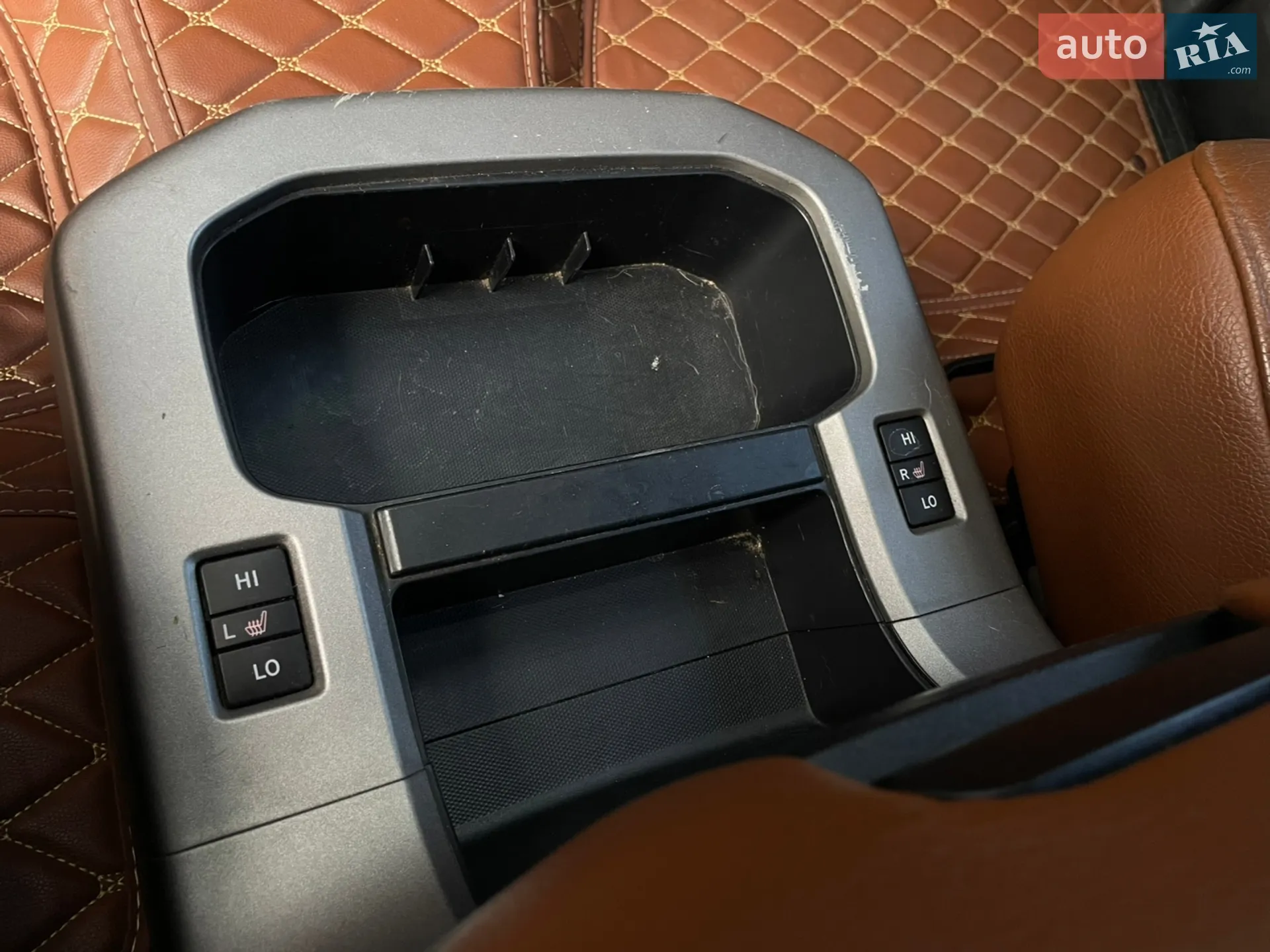 2011 Toyota Sequoia - мініатюра 36