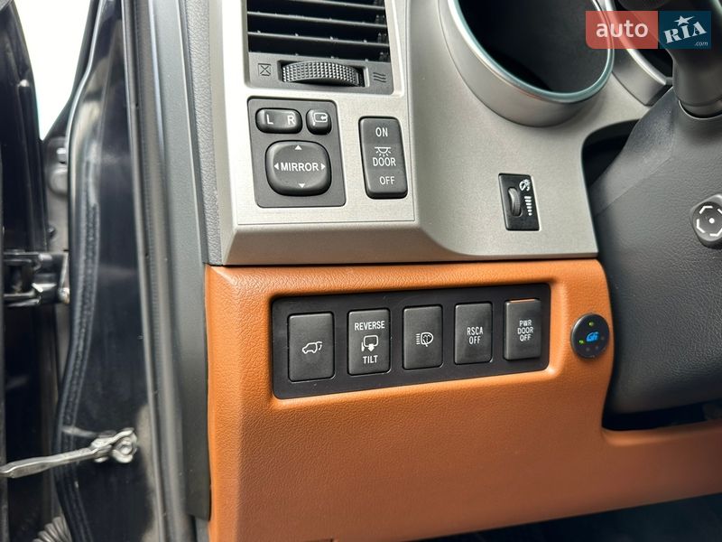 Позашляховик / Кросовер Toyota Sequoia 2008 в Харкові