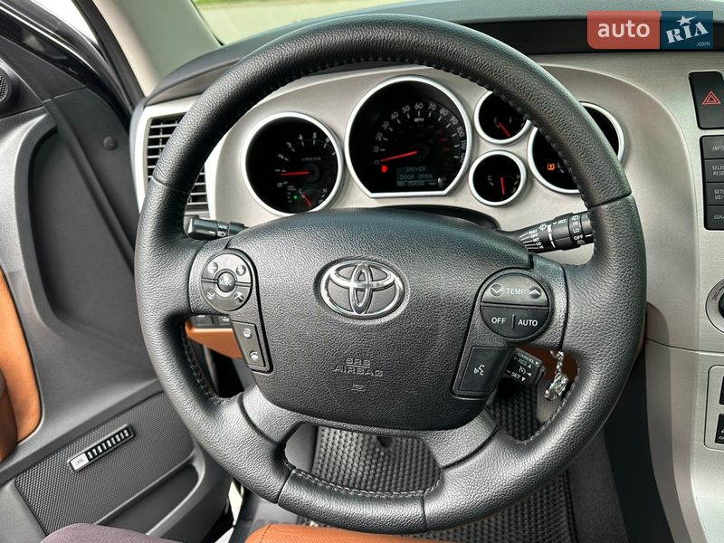 Позашляховик / Кросовер Toyota Sequoia 2008 в Харкові