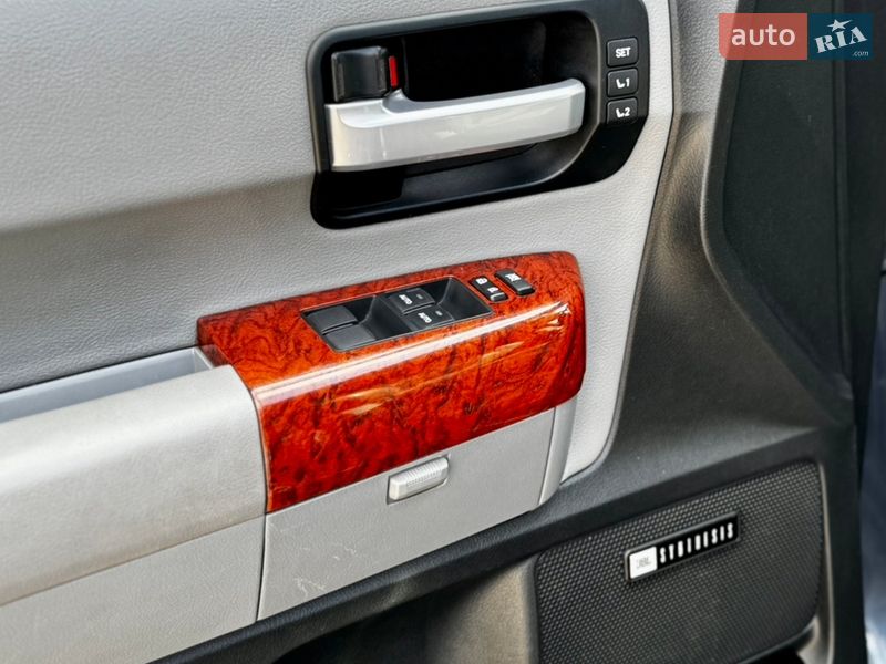 Внедорожник / Кроссовер Toyota Sequoia 2017 в Одессе фото 22 Внедорожник / Кроссовер Toyota Sequoia 2017 в Одессе