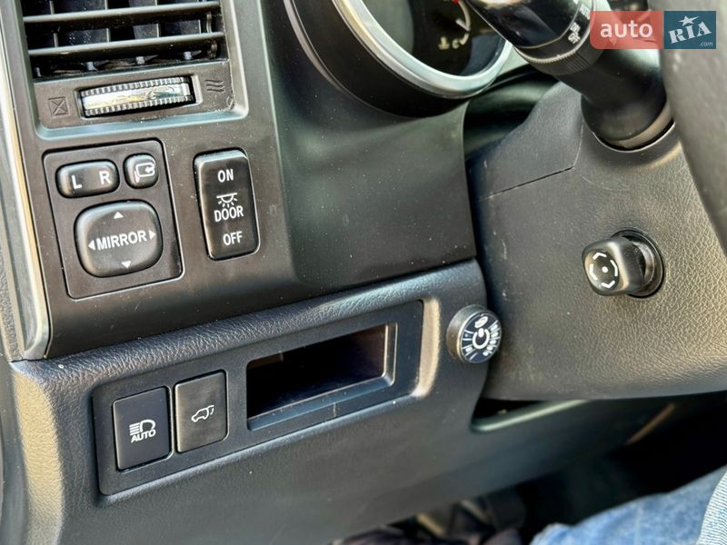 Внедорожник / Кроссовер Toyota Sequoia 2017 в Одессе фото 24 Внедорожник / Кроссовер Toyota Sequoia 2017 в Одессе