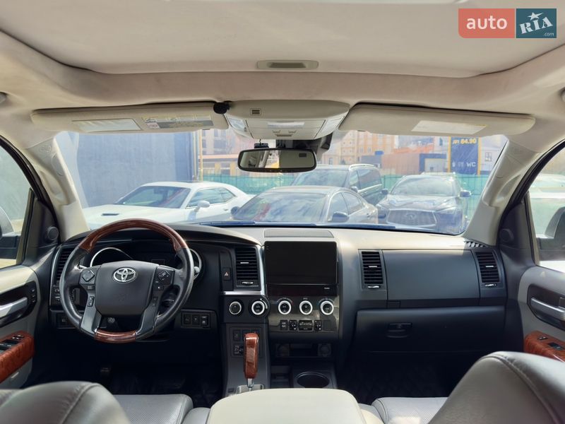 Внедорожник / Кроссовер Toyota Sequoia 2017 в Одессе фото 27 Внедорожник / Кроссовер Toyota Sequoia 2017 в Одессе