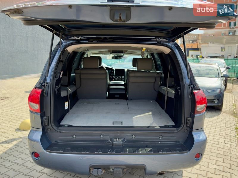 Внедорожник / Кроссовер Toyota Sequoia 2017 в Одессе фото 49 Внедорожник / Кроссовер Toyota Sequoia 2017 в Одессе