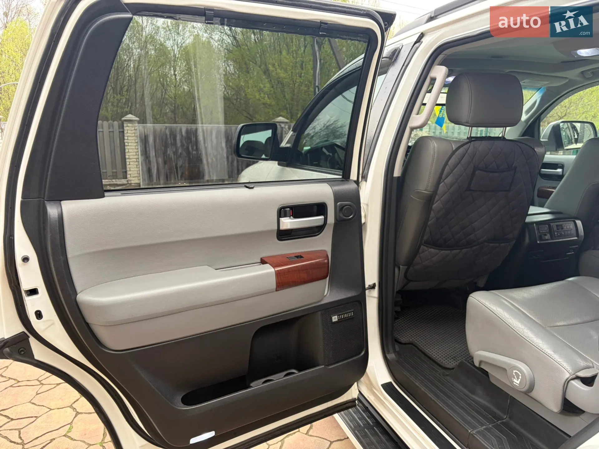 2012 Toyota Sequoia - мініатюра 20
