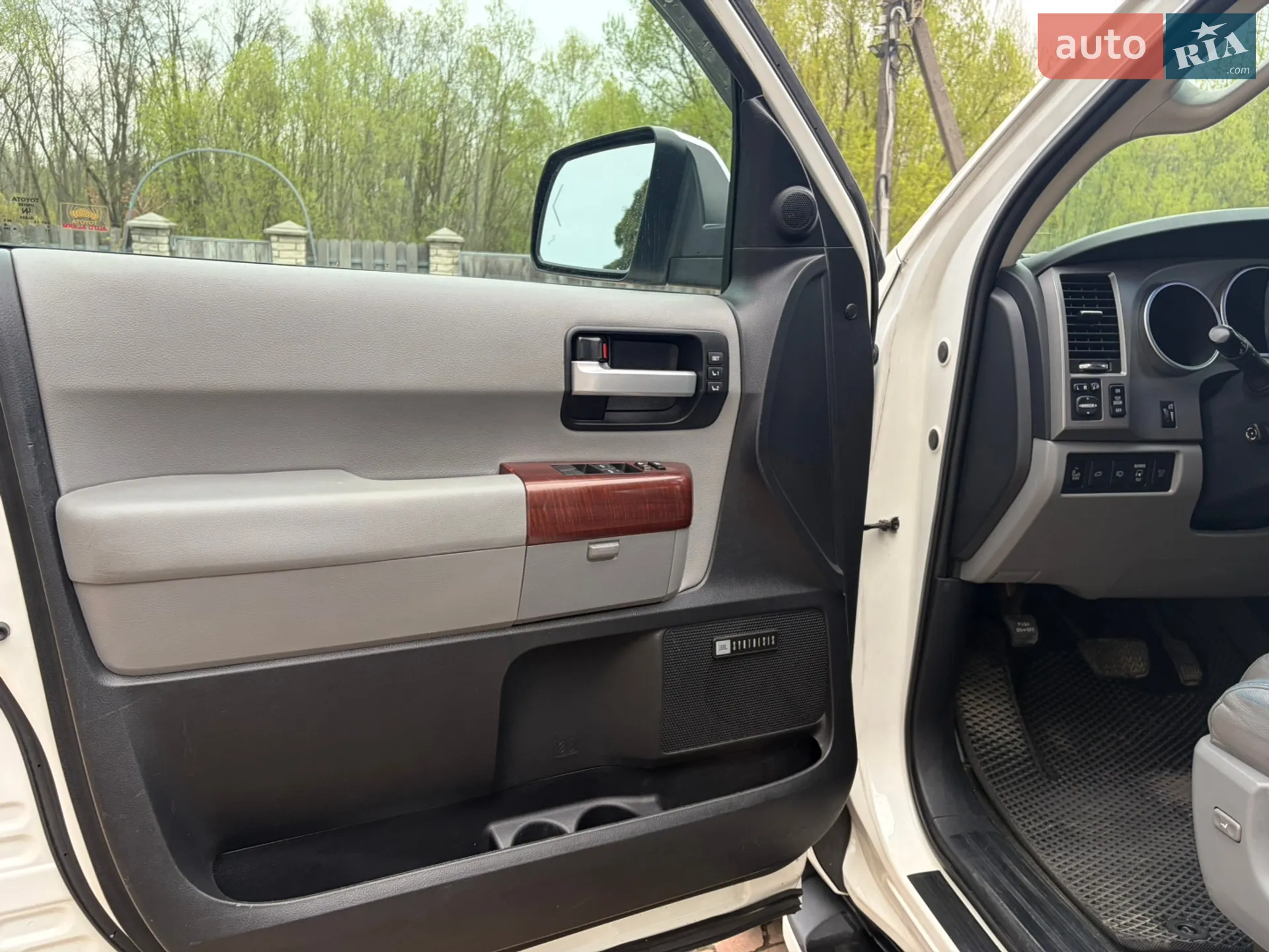 2012 Toyota Sequoia - мініатюра 22