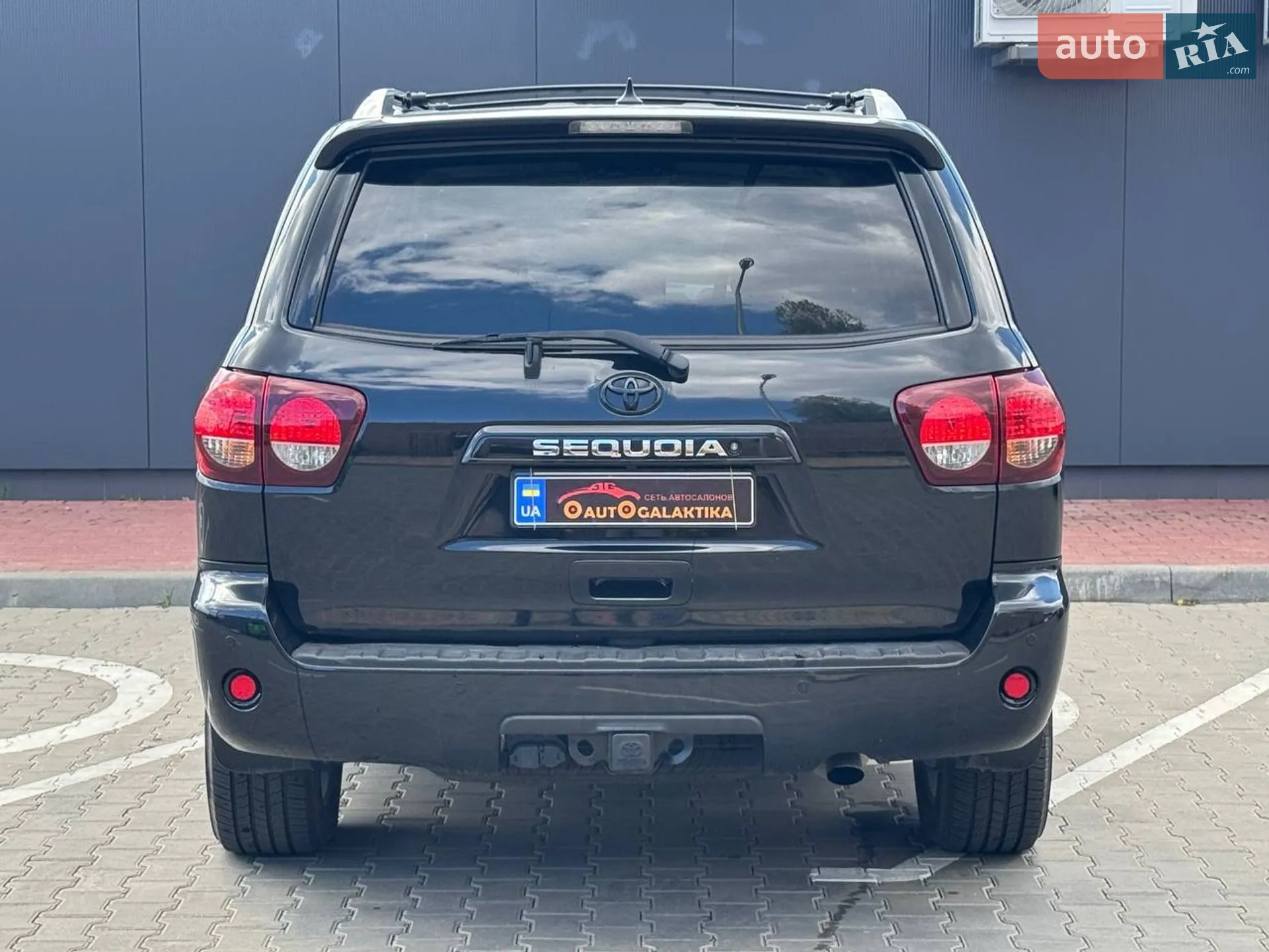 2018 Toyota Sequoia - мініатюра 16