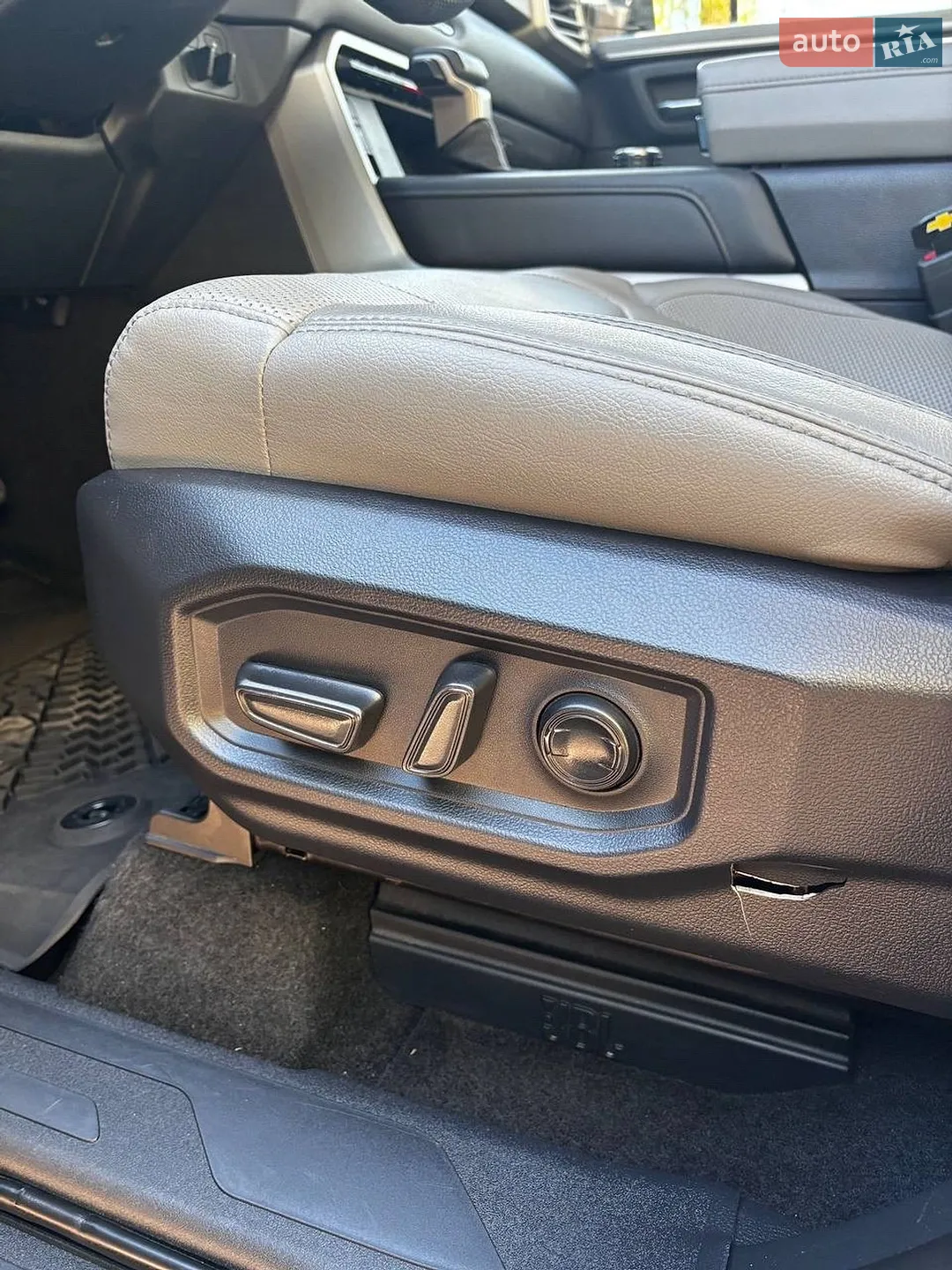 2023 Toyota Sequoia - мініатюра 8