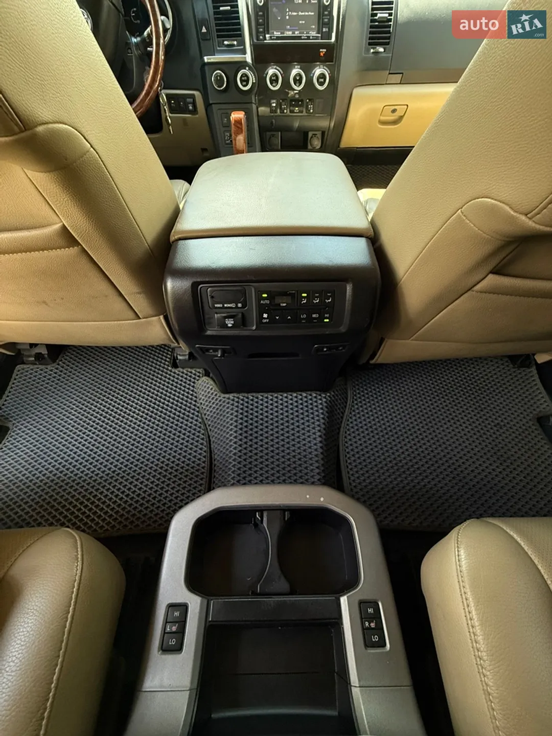 2019 Toyota Sequoia - мініатюра 16