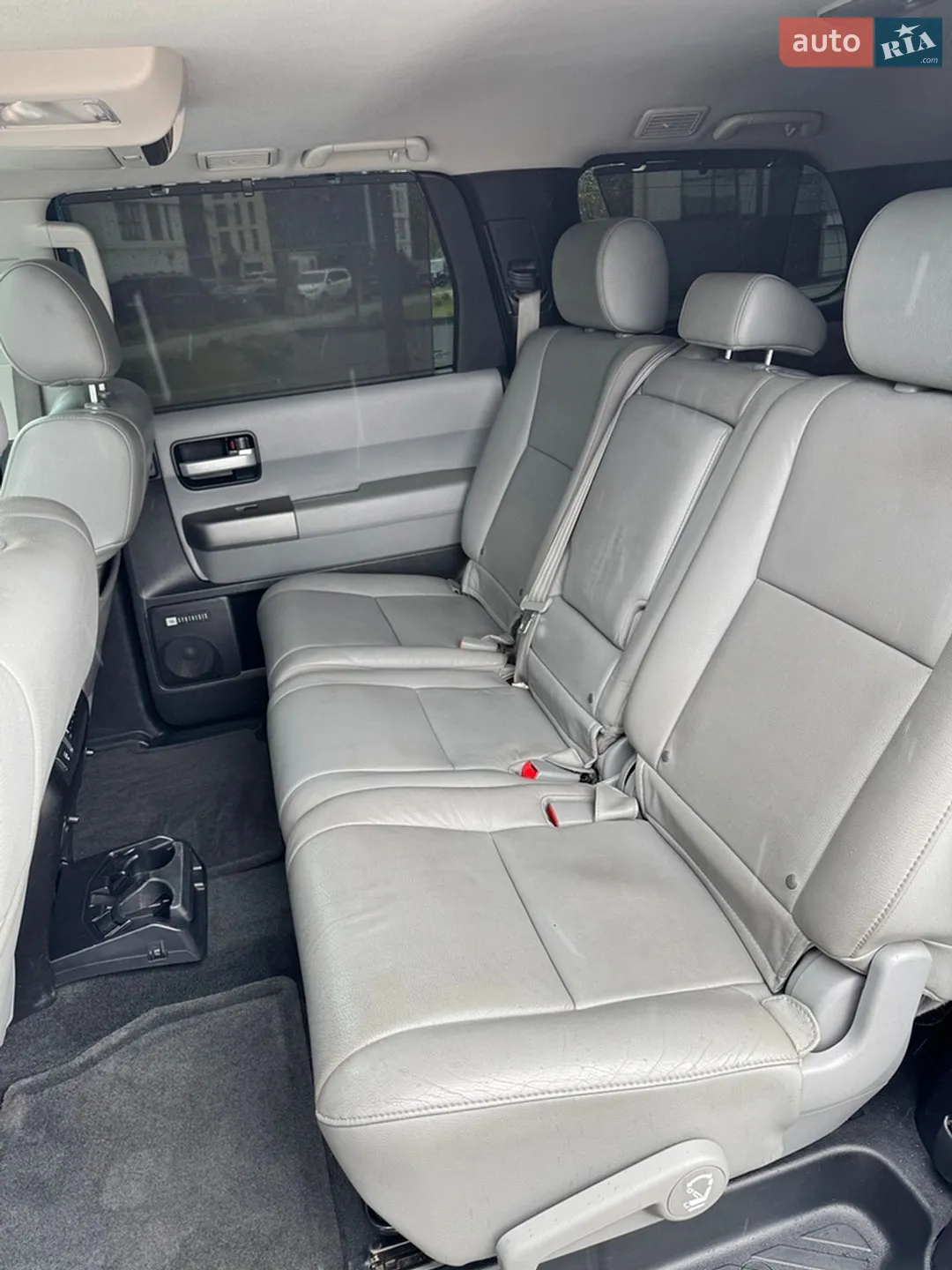 2014 Toyota Sequoia - мініатюра 10
