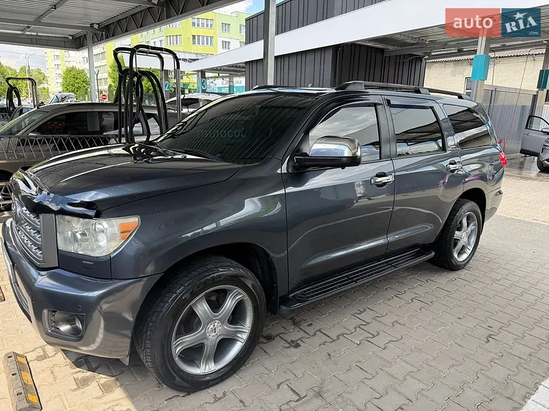 Toyota Sequoia