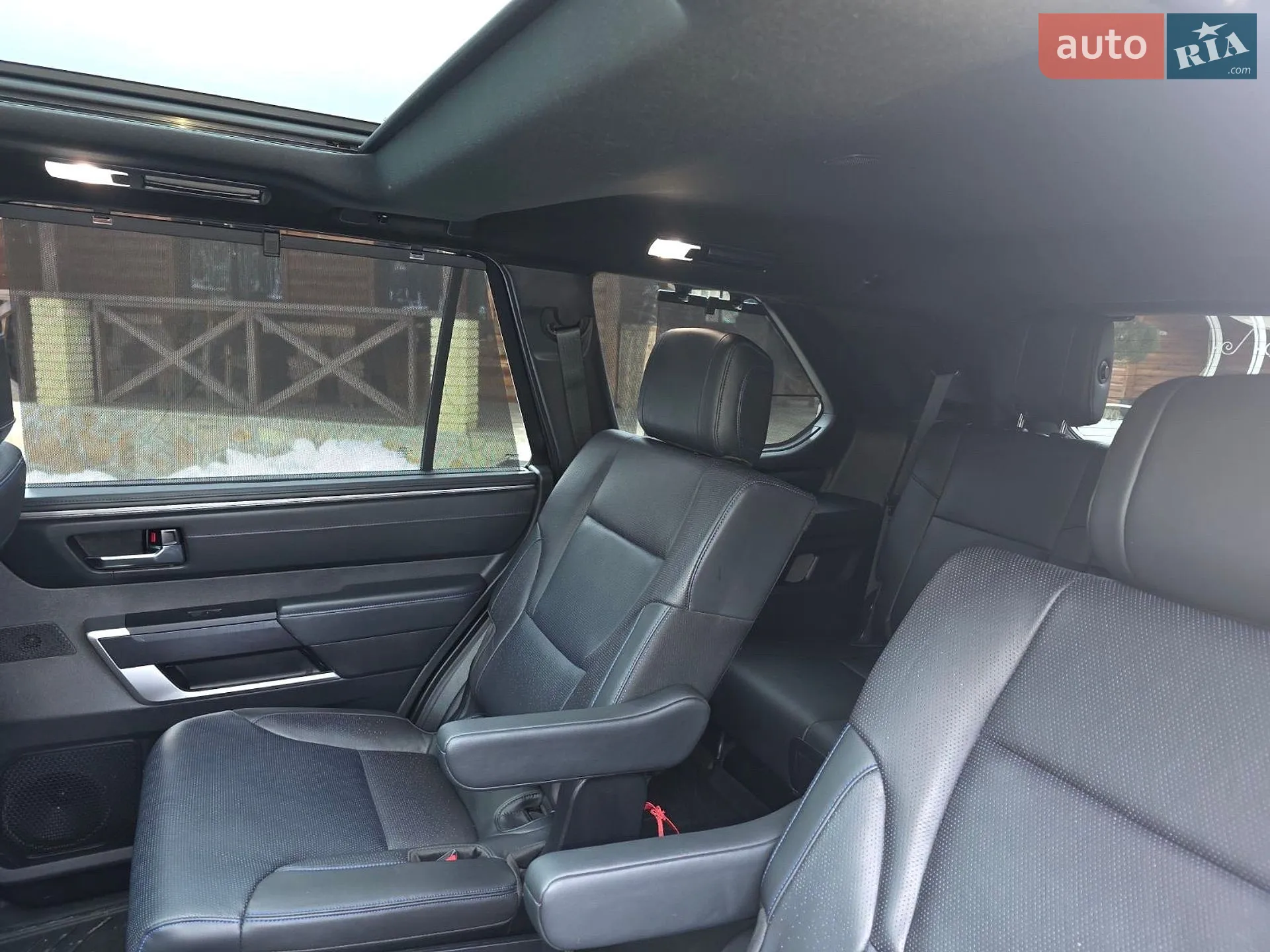 2022 Toyota Sequoia - мініатюра 28