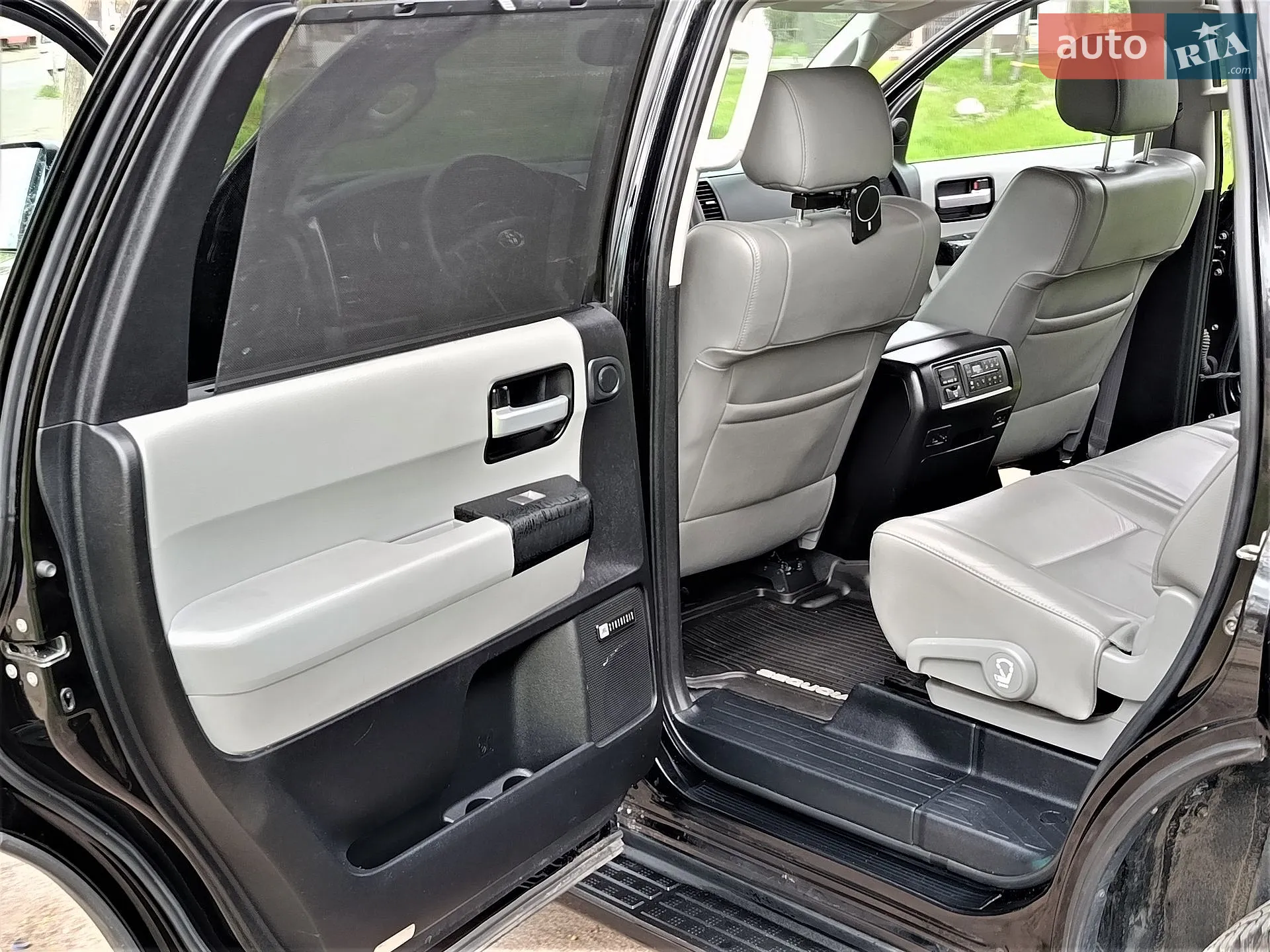 2018 Toyota Sequoia - мініатюра 27