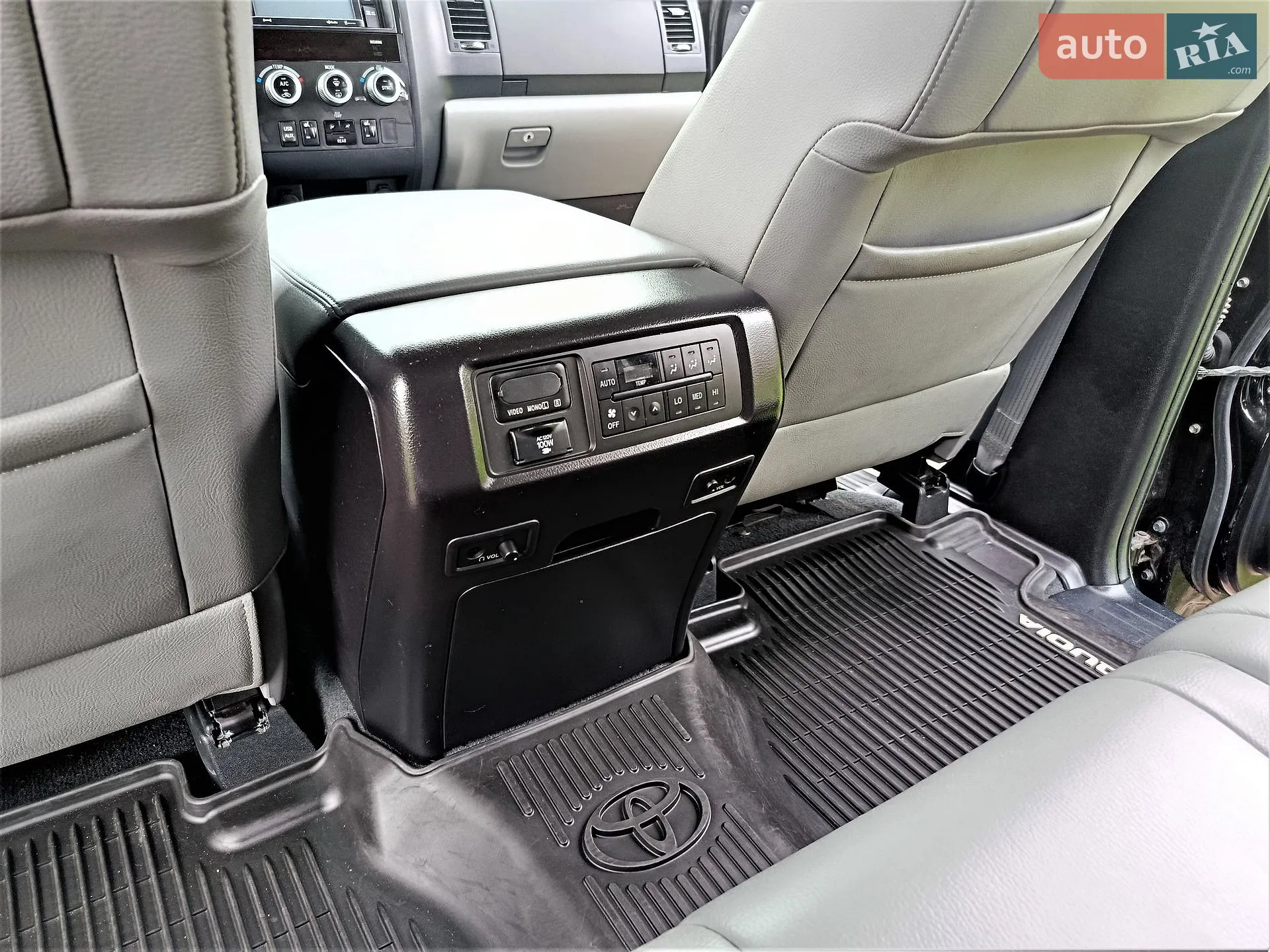 2018 Toyota Sequoia - мініатюра 33