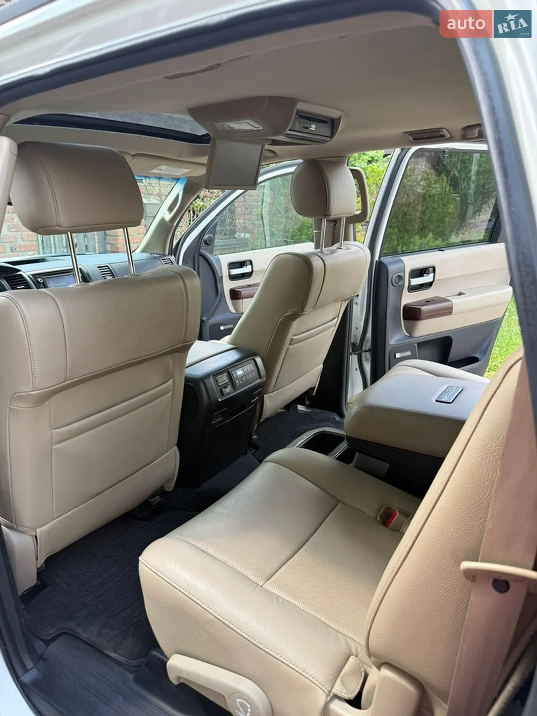 2016 Toyota Sequoia - мініатюра 18