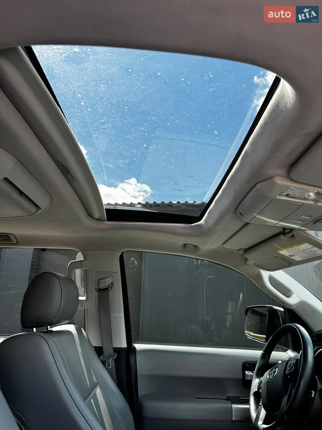 2018 Toyota Sequoia - мініатюра 12