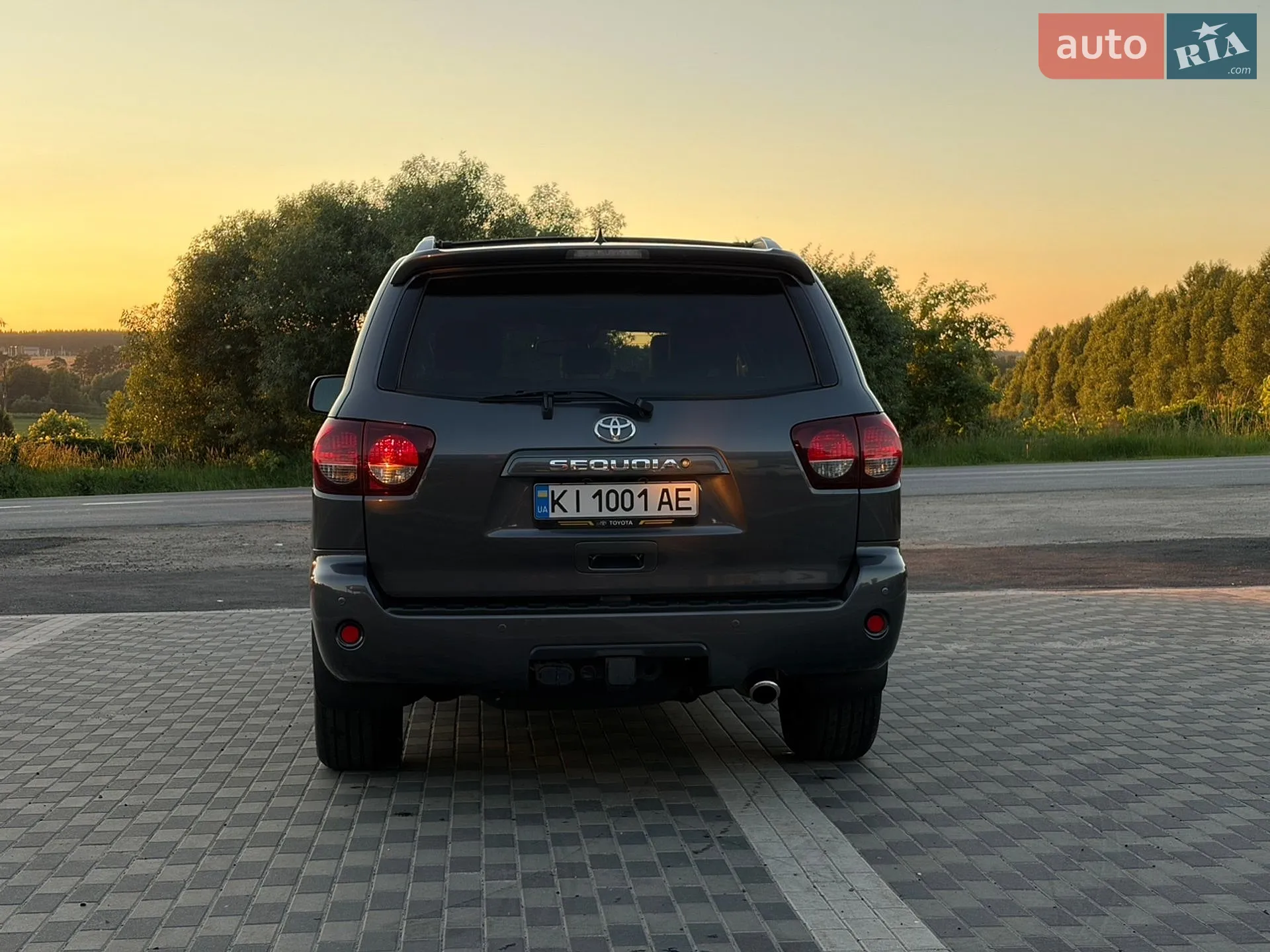 2019 Toyota Sequoia - мініатюра 12