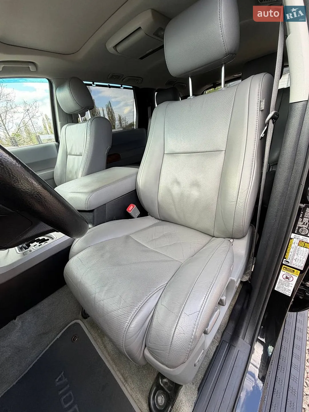 2010 Toyota Sequoia - мініатюра 32