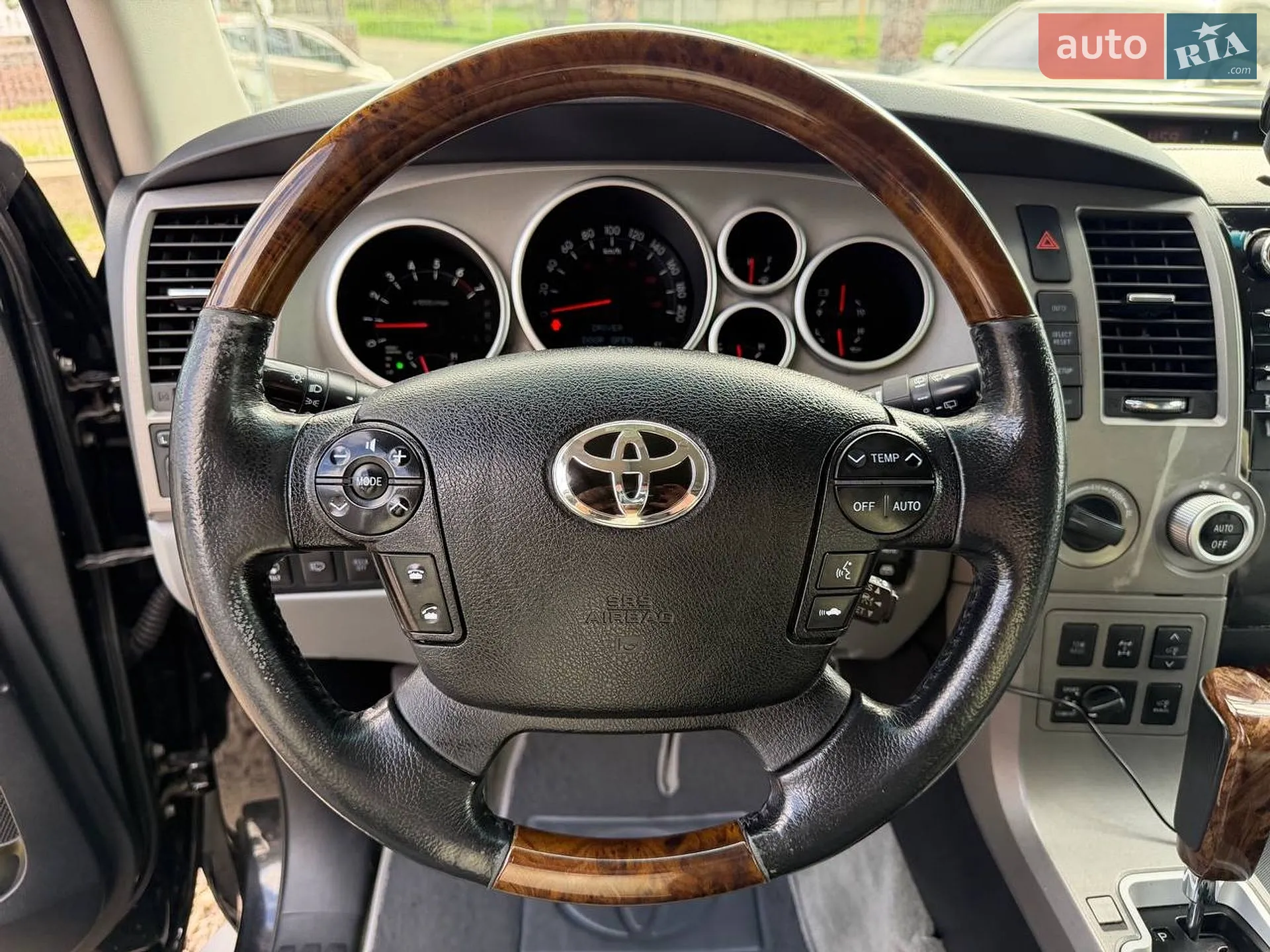 2010 Toyota Sequoia - мініатюра 19