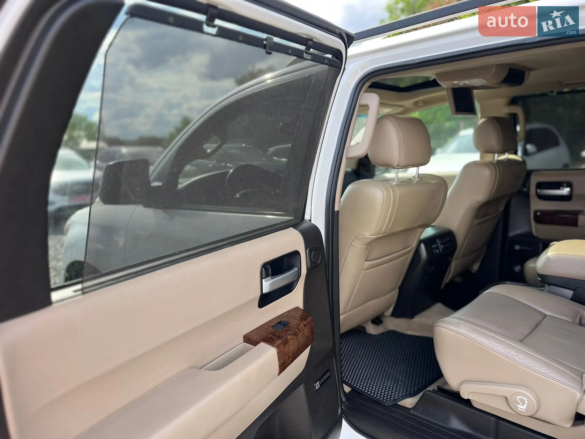 2010 Toyota Sequoia - мініатюра 36