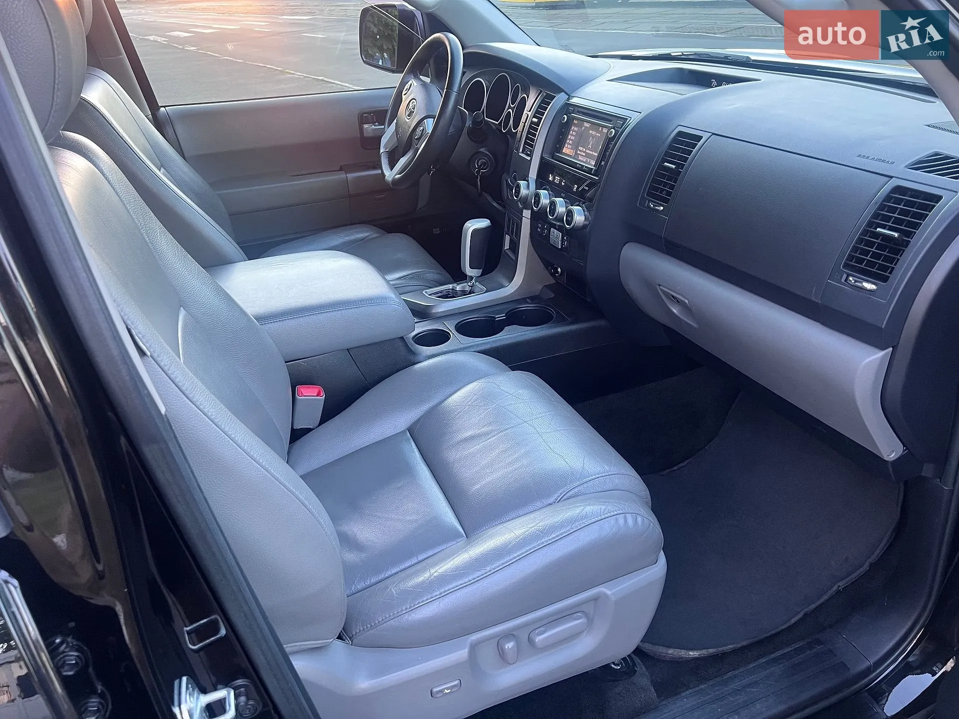 2015 Toyota Sequoia - мініатюра 10