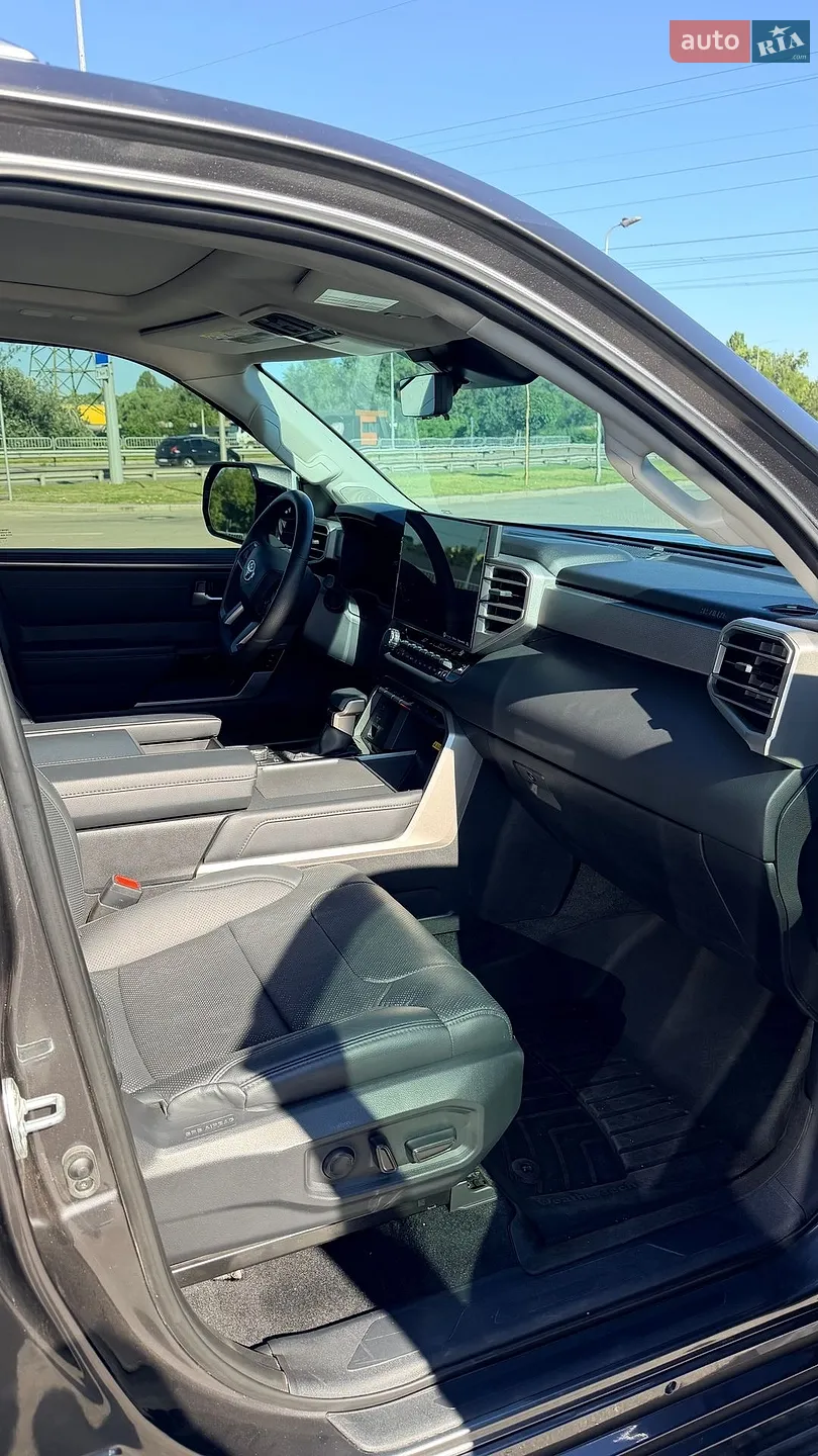 2024 Toyota Sequoia - мініатюра 9