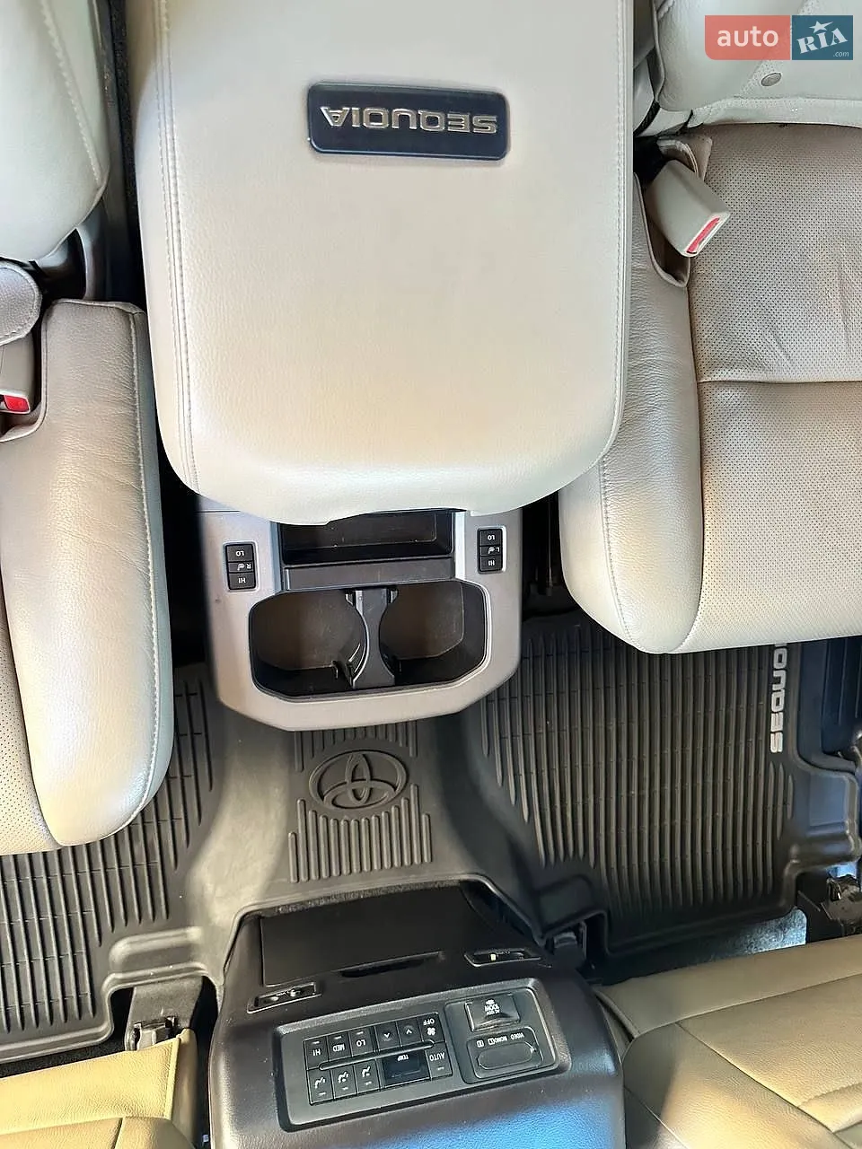 2019 Toyota Sequoia - мініатюра 20