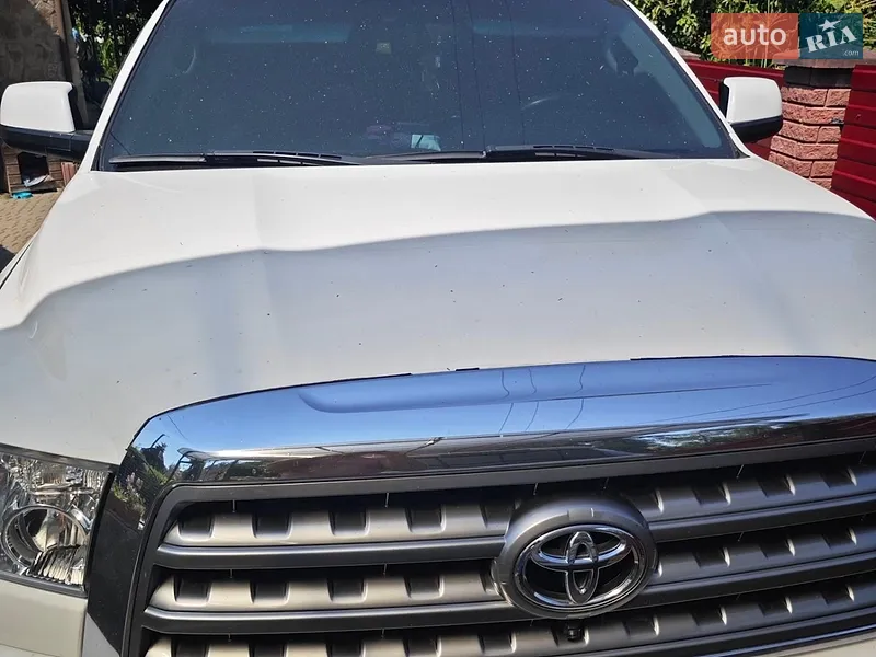 Toyota Sequoia