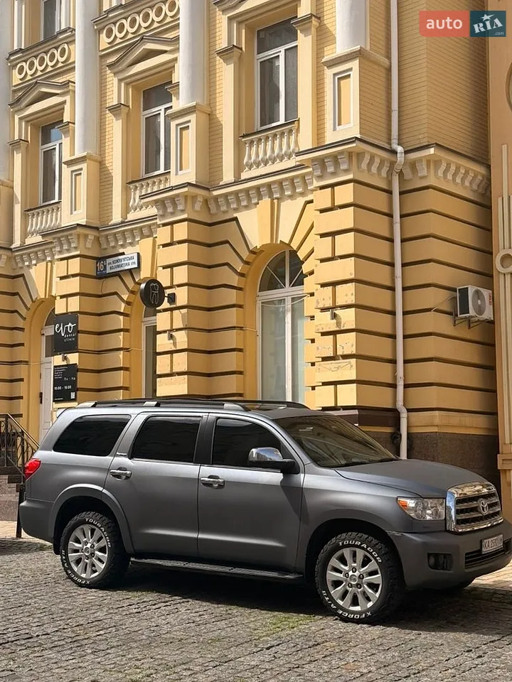 2010 Toyota Sequoia - мініатюра 13