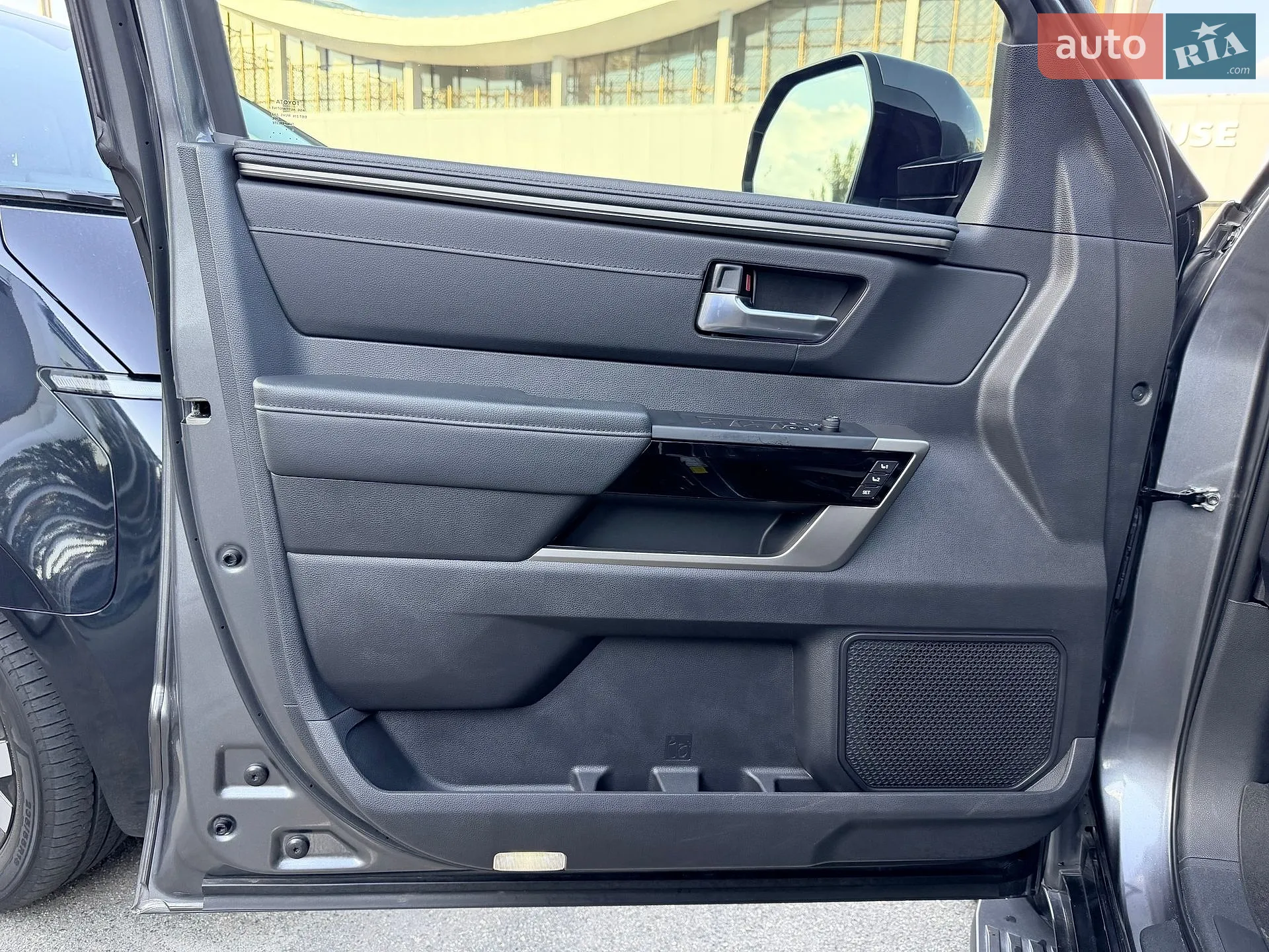 2024 Toyota Sequoia - мініатюра 14