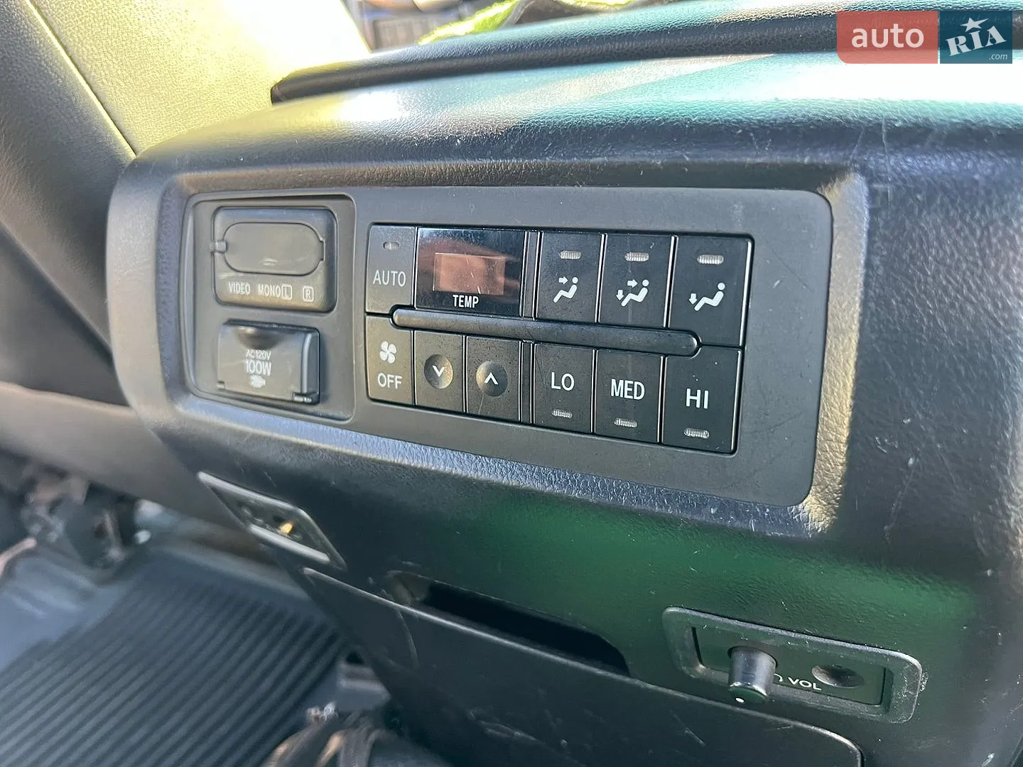 2014 Toyota Sequoia - мініатюра 22
