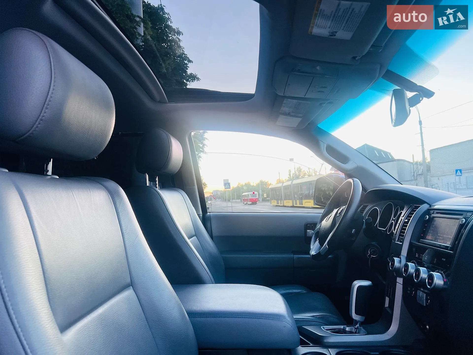2015 Toyota Sequoia - мініатюра 10