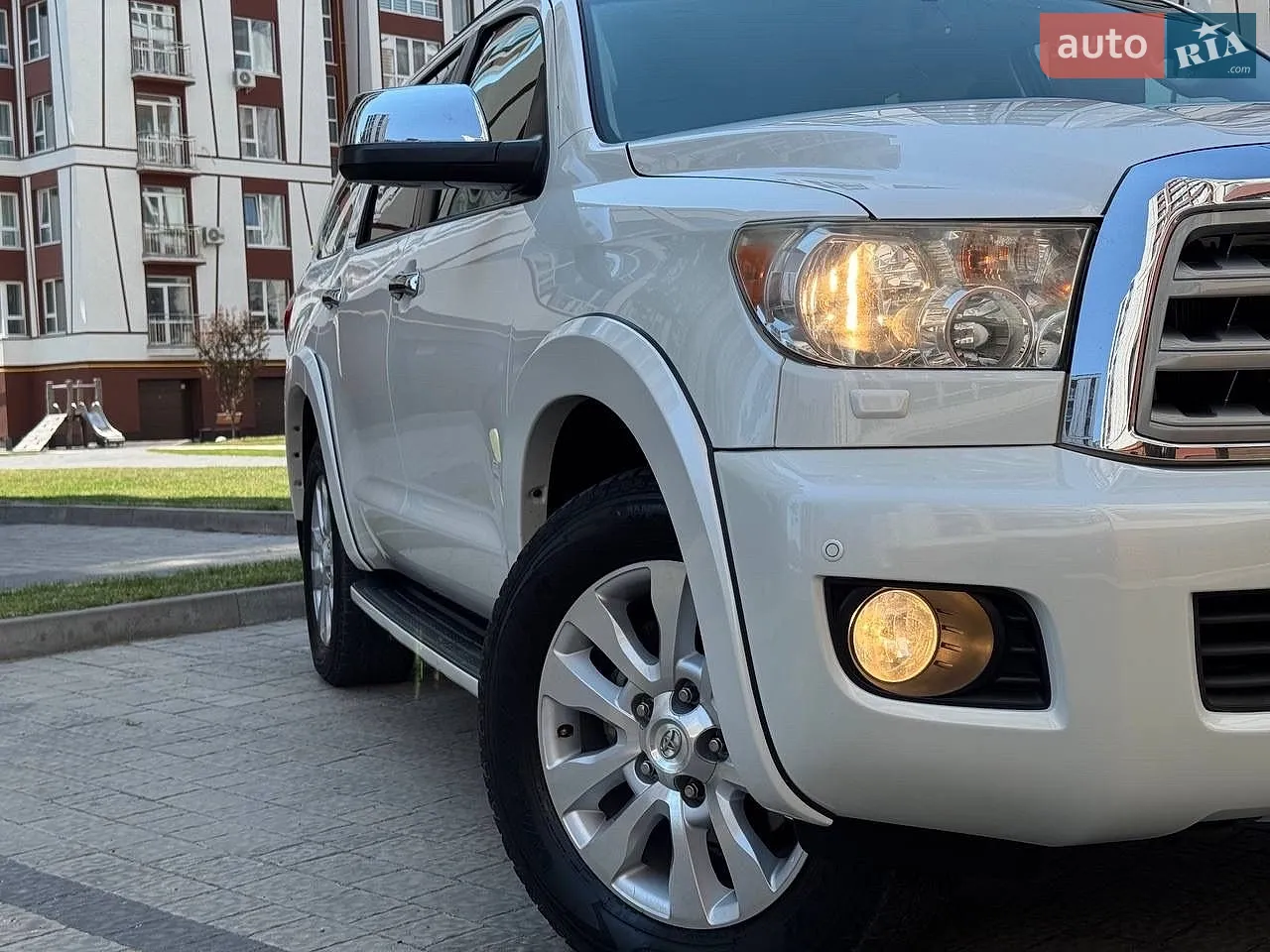 2013 Toyota Sequoia - мініатюра 14