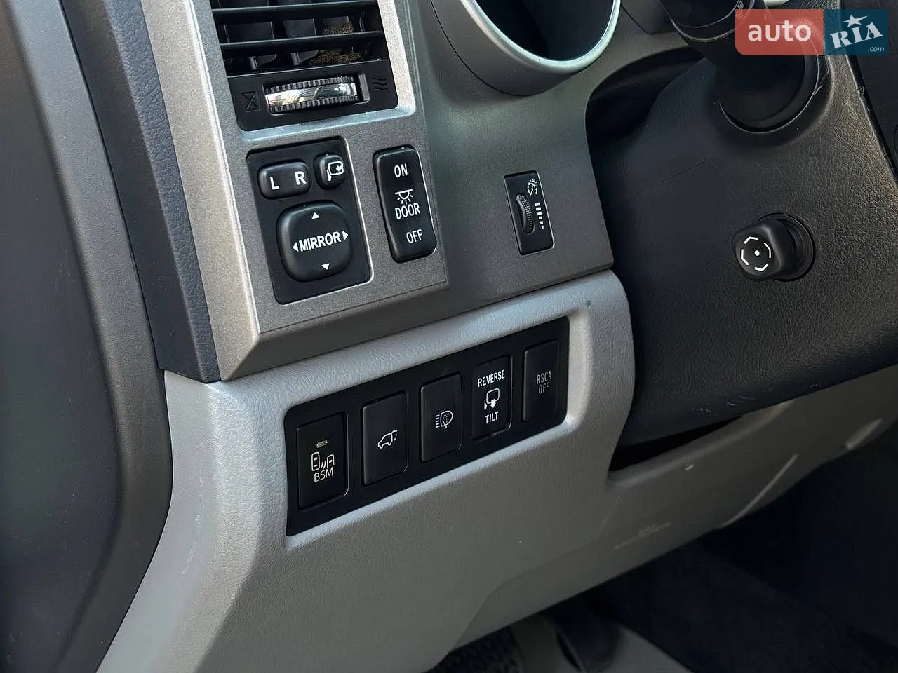 2013 Toyota Sequoia - мініатюра 28